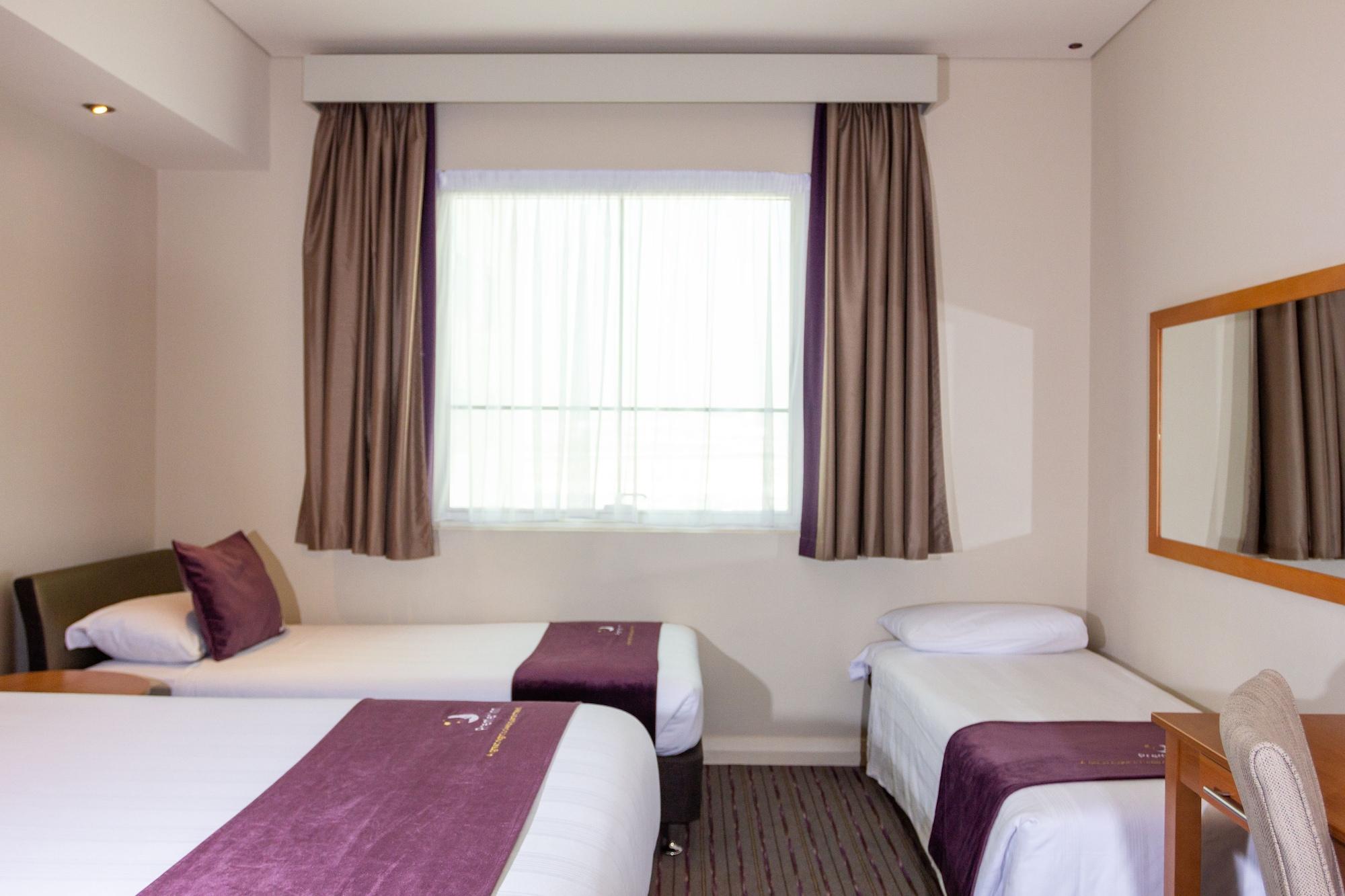 Premier Inn Dubai Silicon Oasis Екстериор снимка