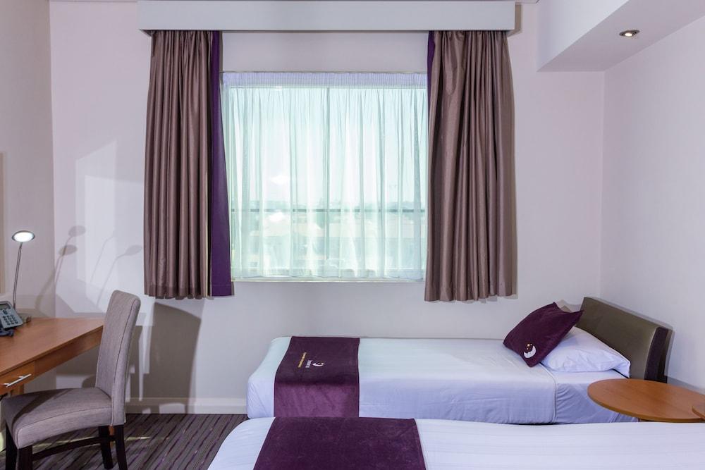 Premier Inn Dubai Silicon Oasis Екстериор снимка
