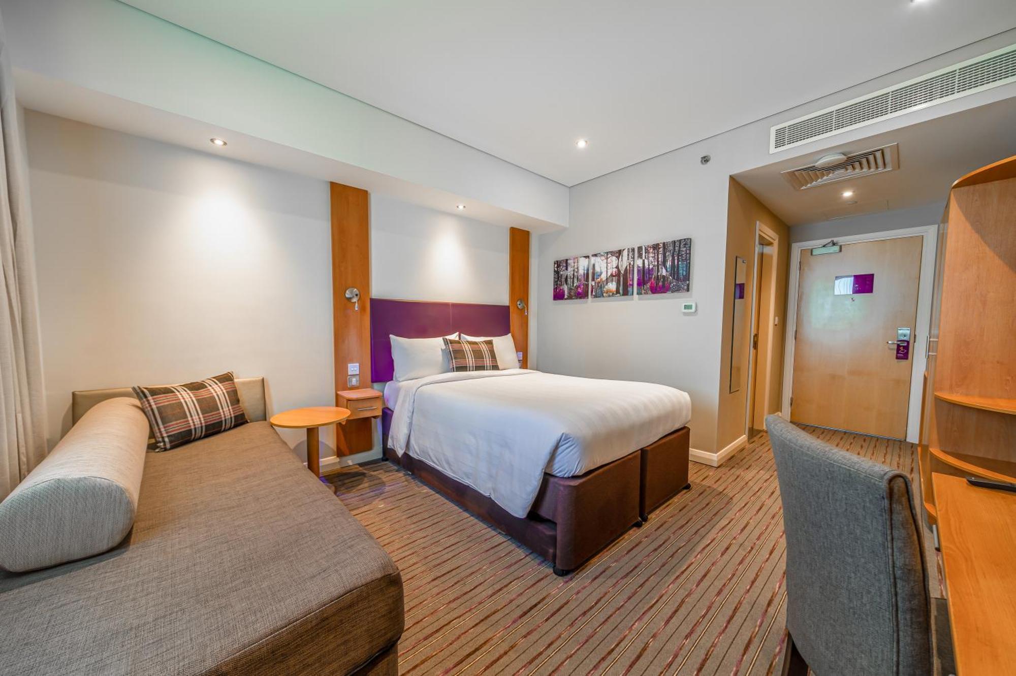 Premier Inn Dubai Silicon Oasis Екстериор снимка